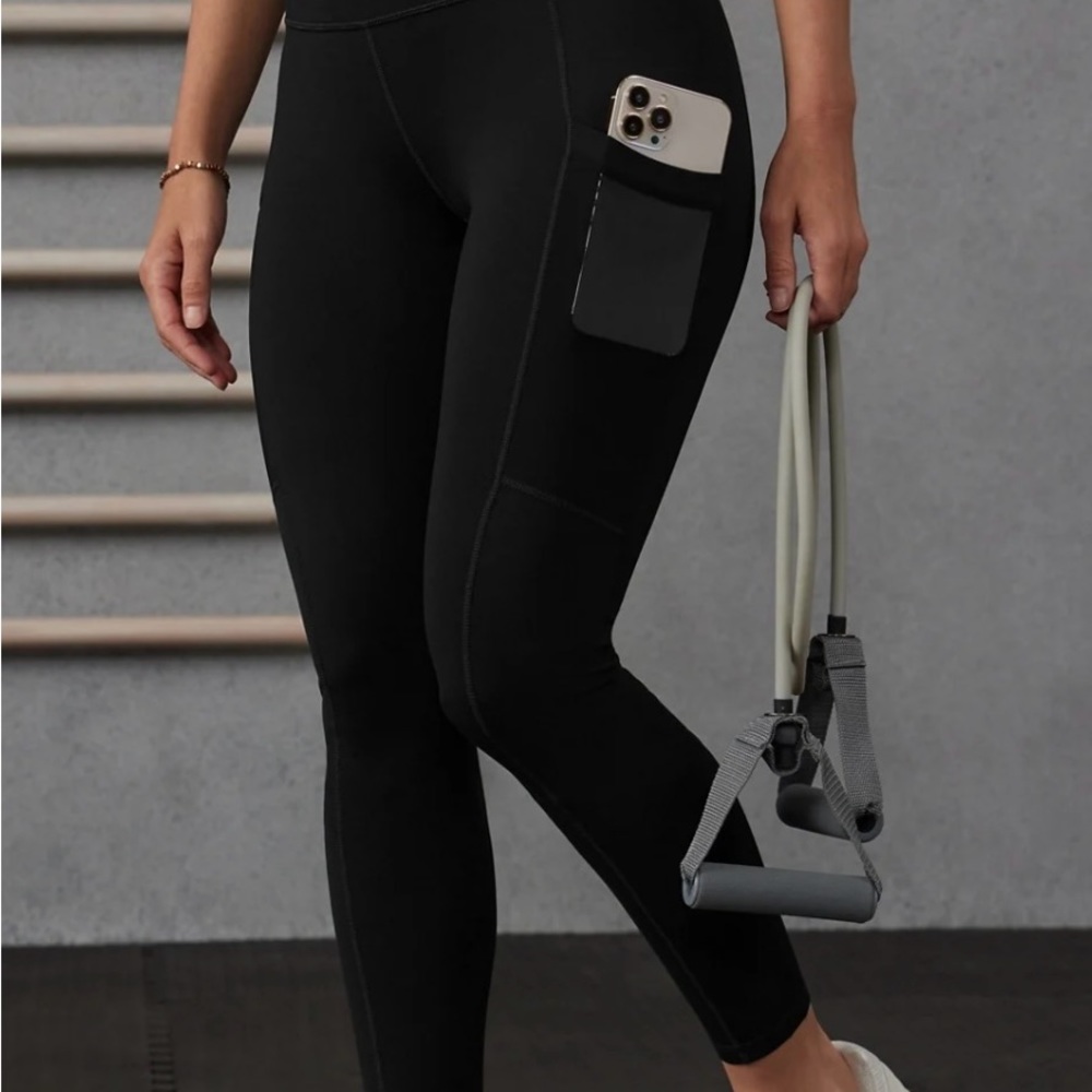 On-The-Go PowerHold® High-Waisted Legging